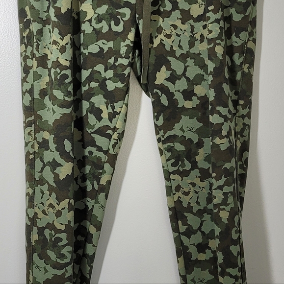 Athletic Works Camouflage Joggers Medium - Picture 2 of 8